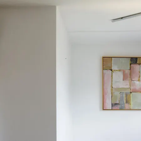 Brivibas Yard With Parking In Center 리가