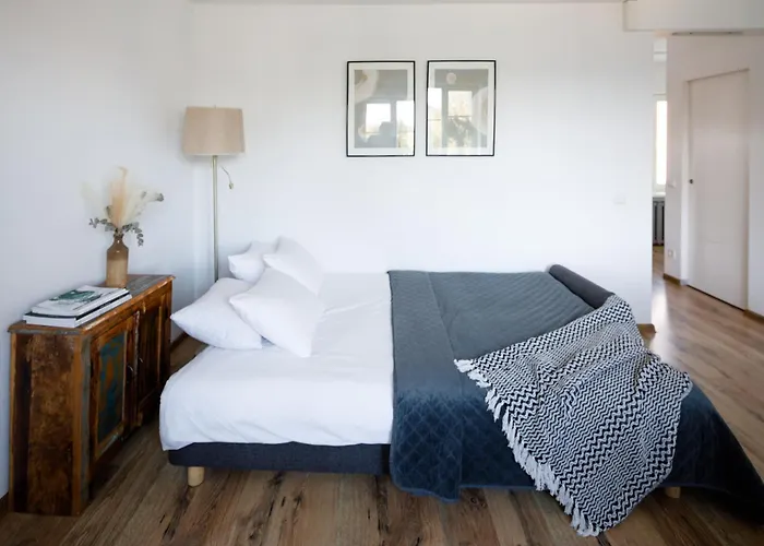 Апартаменты Brivibas Yard With Parking In Center Рига