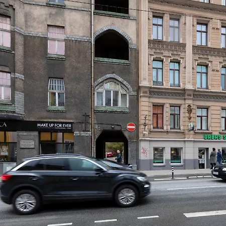 Brivibas Yard With Parking In Center Riga