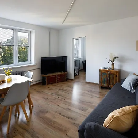 Brivibas Yard With Parking In Center *